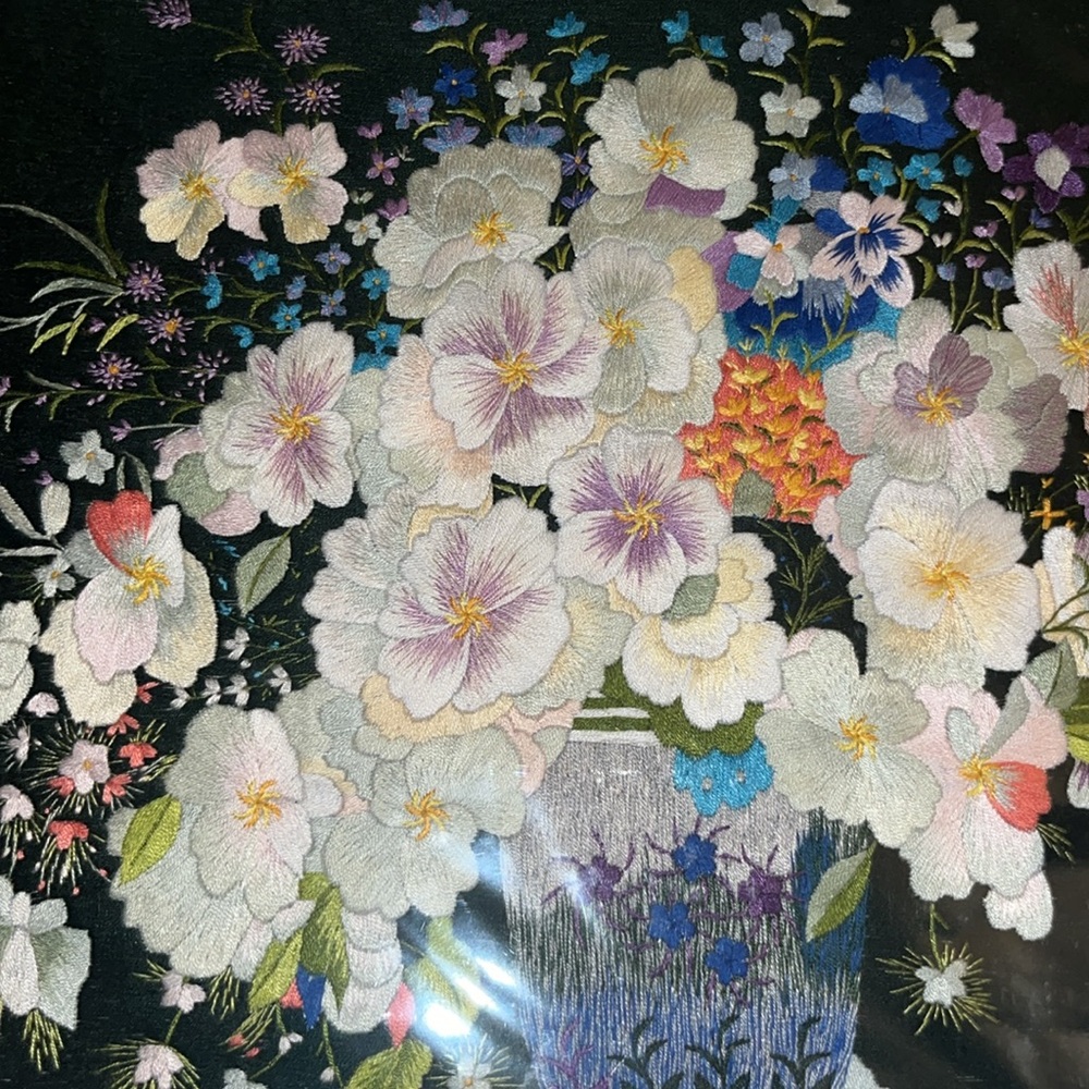NWT silk sown hand crafted 30”by 24” gorgeous piece